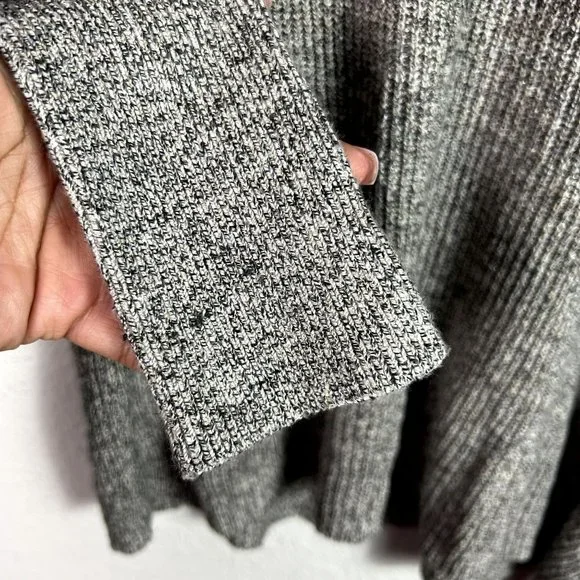 Free People Size Small Off The Shoulder Oversized Lightweight Sweater - Picture 8 of 11